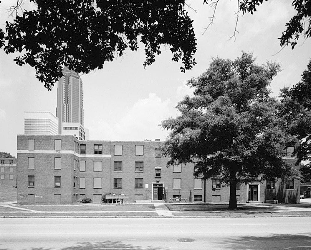Historic Photo : Techwood Homes, Building No. 3, 559 Techwood Drive & 129-135 Merrit Avenue, Atlanta, Fulton County, GA 3 Photograph