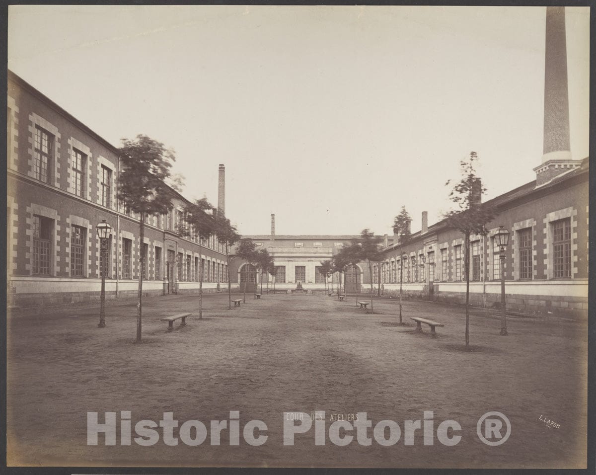 Photo Print : Louis Lafon - Cour des Ateliers : Vintage Wall Art