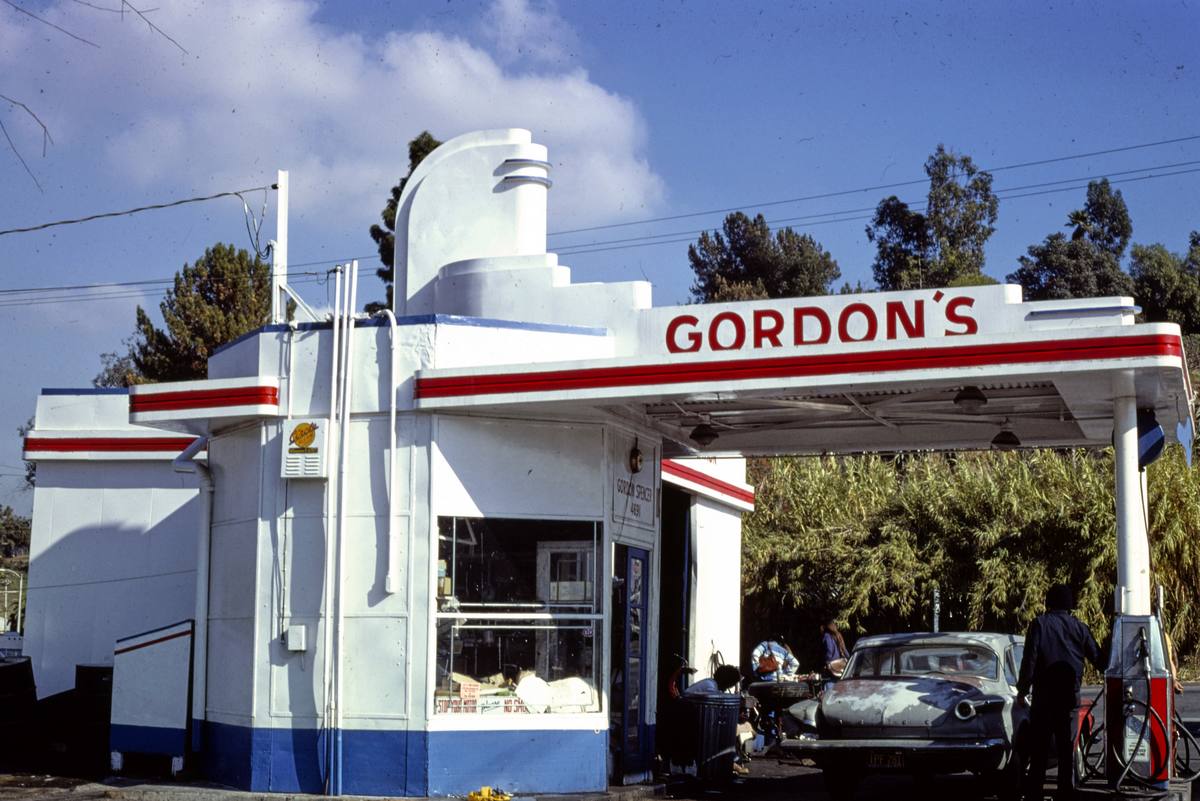 Historic Photo : 1977 Gordon Spencer gas station, 4691 Huntington Drive, South Pasadena, California | Margolies | Roadside America Collection | Vintage Wall Art :