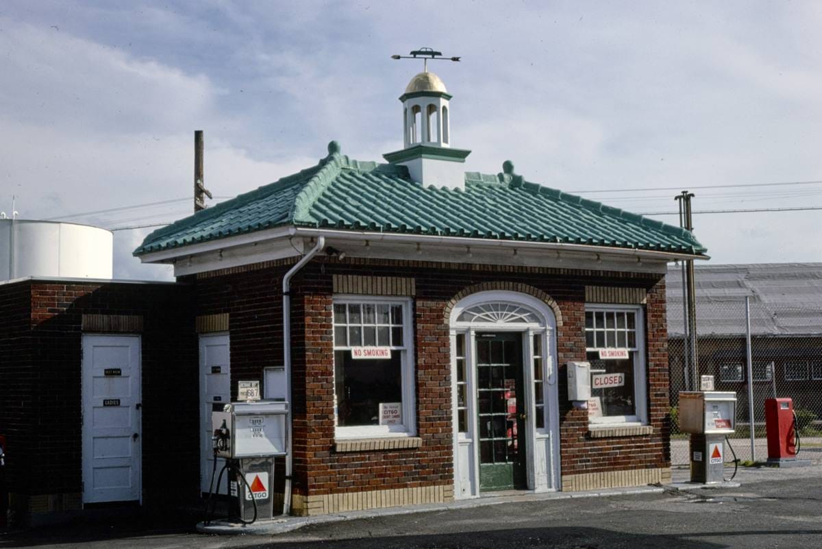 Historic Photo : 1978 Leahy's Citgo gas station, horizontal view, Danbury, Connecticut | Margolies | Roadside America Collection | Vintage Wall Art :