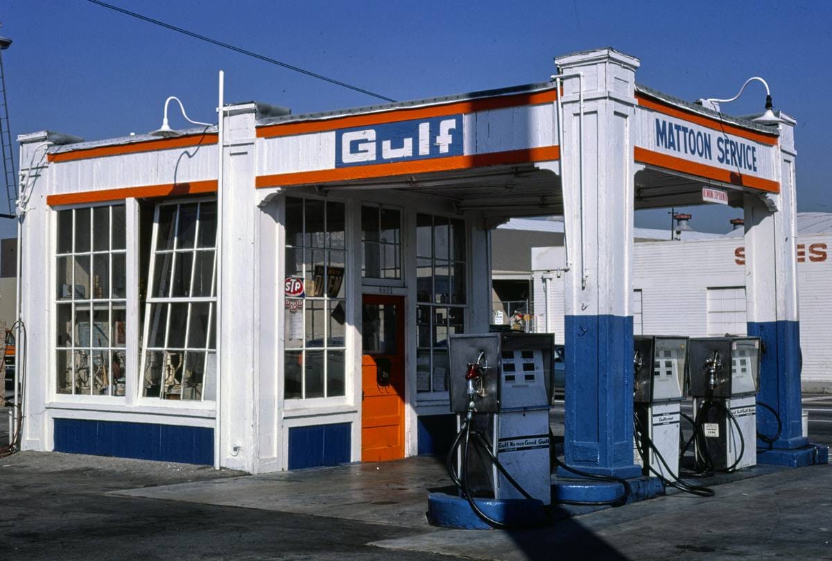 Historic Photo : 1977 Mattoon Service Station (pre-fabricated), angle view, National & Washington Boulevards, Culver City, California | Photo by: John Margolies |
