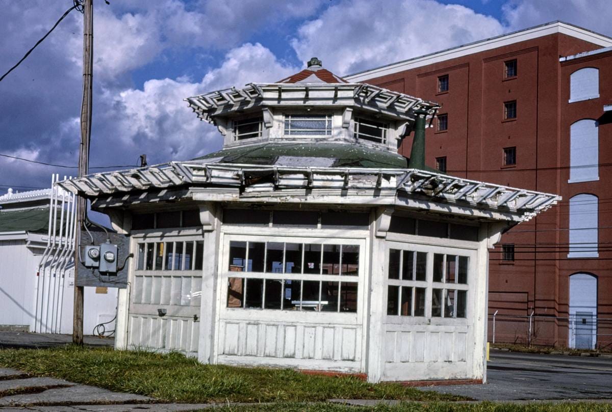 Historic Photo : 1987 The Round House Hot Dog Stand (1924), Whitesboro Street, Utica, New York | Margolies | Roadside America Collection | Vintage Wall Art :