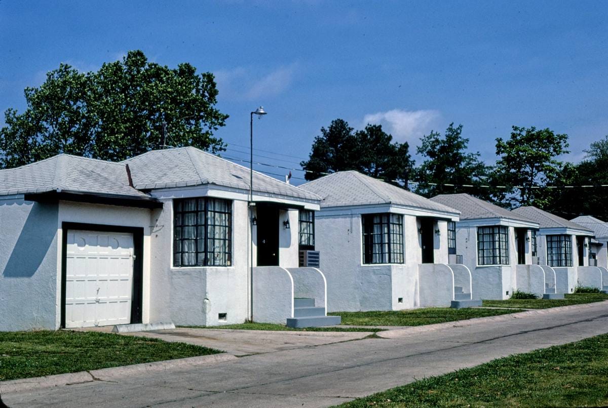 Historic Photo : 1982 Palomar Motel, diagonal view 1, Routes 79 & 80, Shreveport, Louisiana | Margolies | Roadside America Collection | Vintage Wall Art :