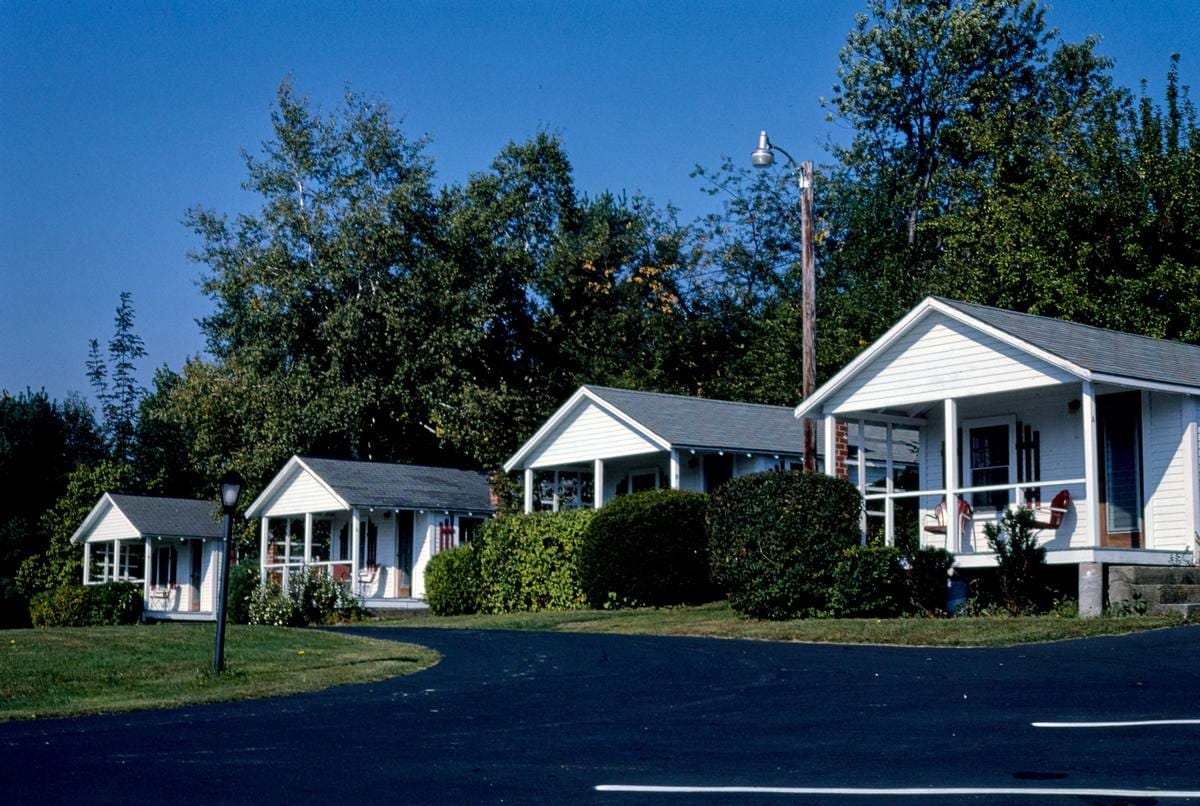 Historic Photo : 1984 Grand View Resort, Route 3, Weirs Beach, New Hampshire | Margolies | Roadside America Collection | Vintage Wall Art :