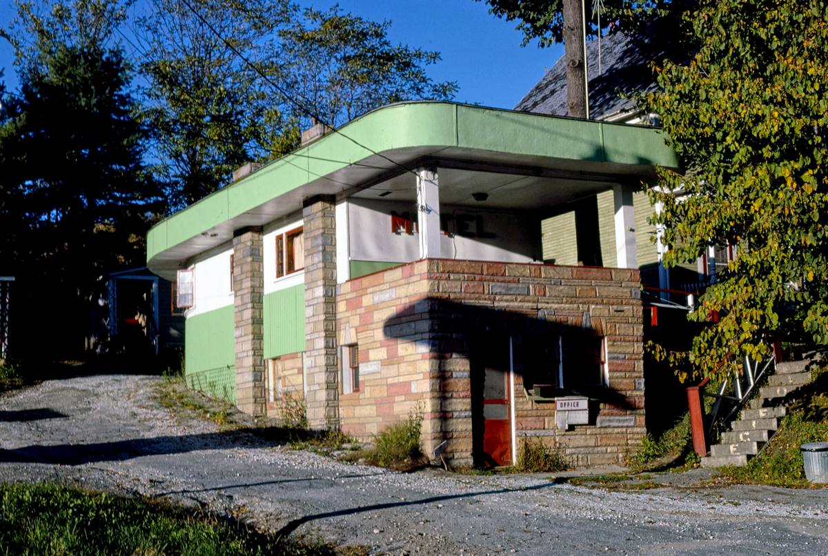 Historic Photo : 1984 Le Mays Motel, Route 302, Barre, Vermont | Margolies | Roadside America Collection | Vintage Wall Art :