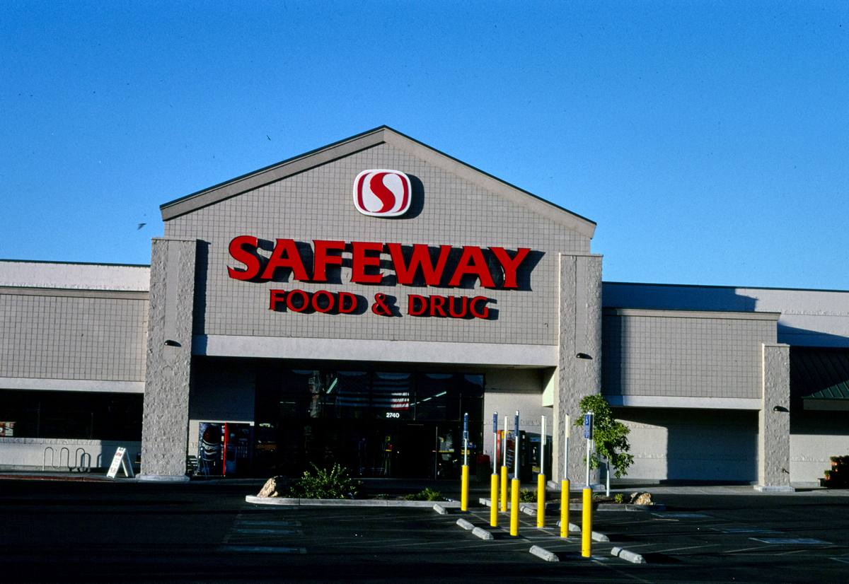 Historic Photo : 2003 Safeway Food & Drugs, 6th Street, Klamath Falls, Oregon | Margolies | Roadside America Collection | Vintage Wall Art :