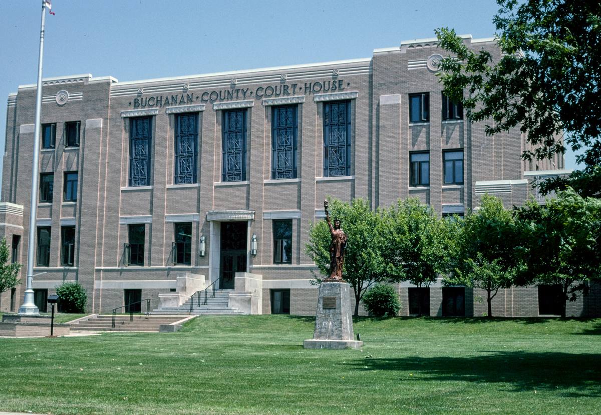 Historic Photo : 2003 Buchanan County Courthouse, angle 1, Independence, Iowa | Margolies | Roadside America Collection | Vintage Wall Art :