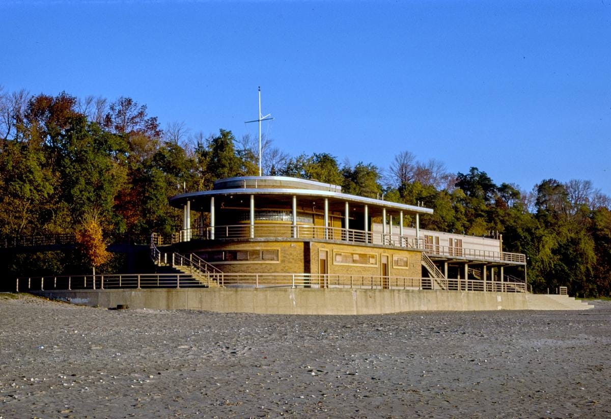 Historic Photo : 1977 Bradford Beach Bath House, central stair view, Lincoln Memorial Drive, Milwaukee, Wisconsin | Photo by: John Margolies |