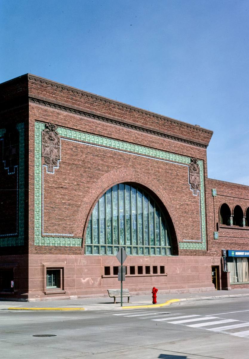 Historic Photo : 1988 Norwest Bank (designed by Louis Sullivan), vertical view, Broadway, Owatonna, Minnesota | Photo by: John Margolies |