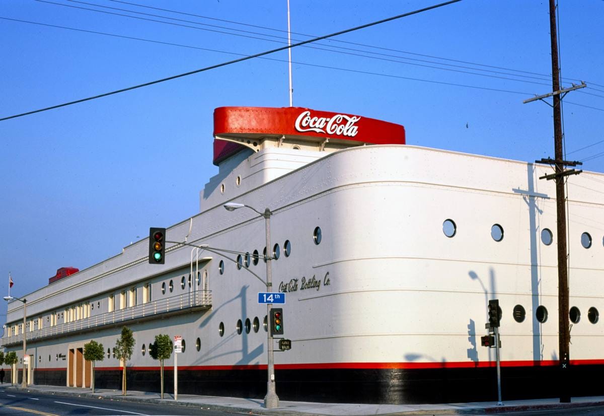 Historic Photo : 1977 Coca Cola Bottling Company, closer diagonal view from right, 14th & Central Avenue, Los Angeles, California | Photo by: John Margolies |