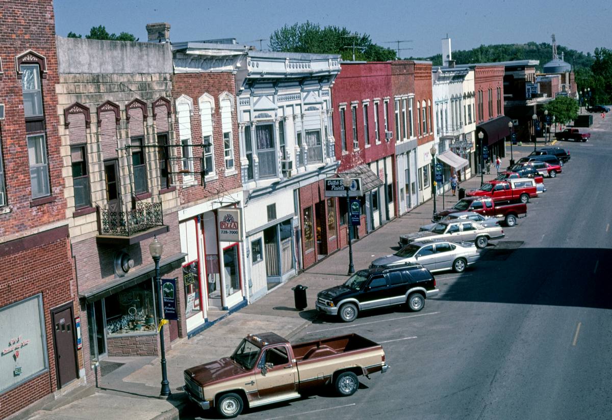 Historic Photo : 2003 Main Street, Columbus Junction, Iowa | Margolies | Roadside America Collection | Vintage Wall Art :