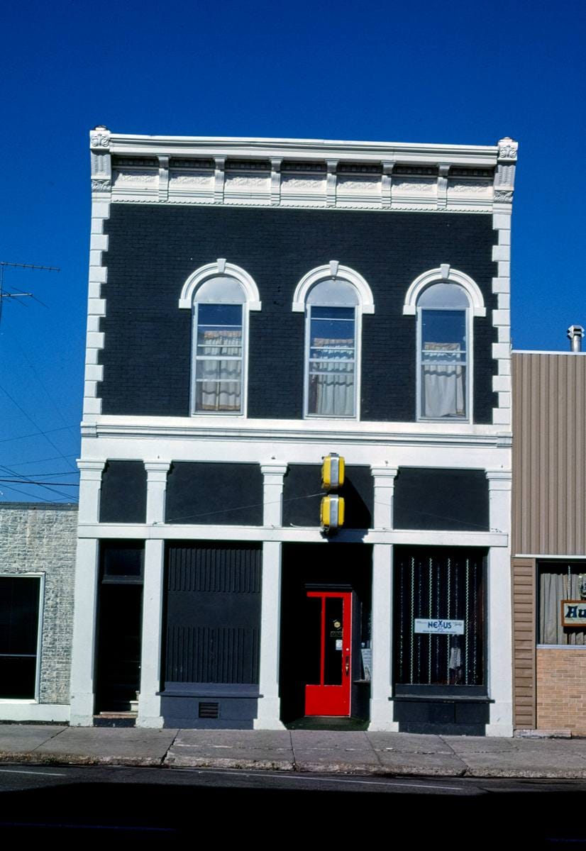 Historic Photo : 1987 Mantrap Hair Salon, front, angle 1, Center Avenue, Le Mars, Iowa | Margolies | Roadside America Collection | Vintage Wall Art :