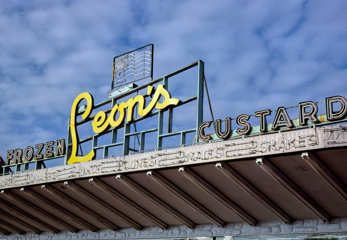 Historic Photo : 1977 Leon's Drive-In Restaurant sign, S. 27th & Oklahoma, Milwaukee, Wisconsin | Margolies | Roadside America Collection | Vintage Wall Art :