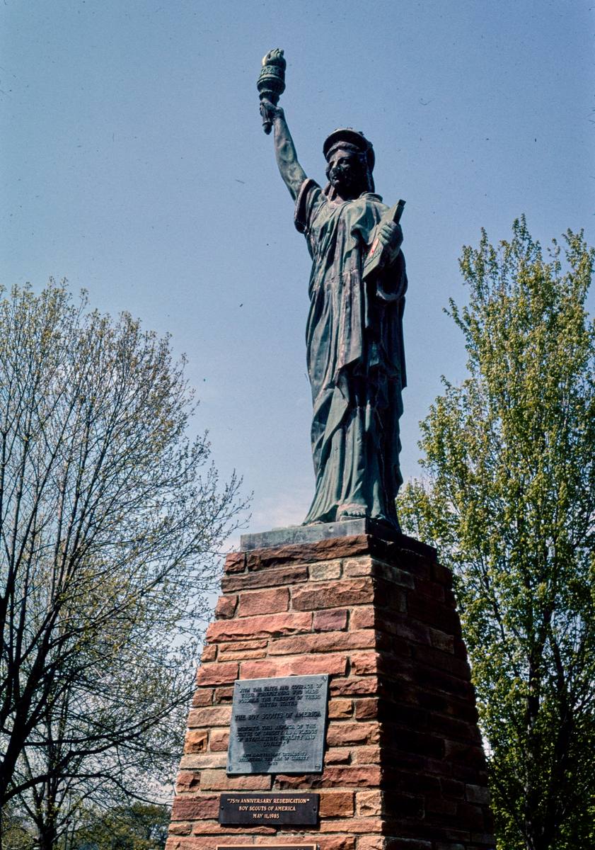 Historic Photo : 2003 Statue of Liberty (angle 1), Town Square, Kenosha, Wisconsin | Margolies | Roadside America Collection | Vintage Wall Art :