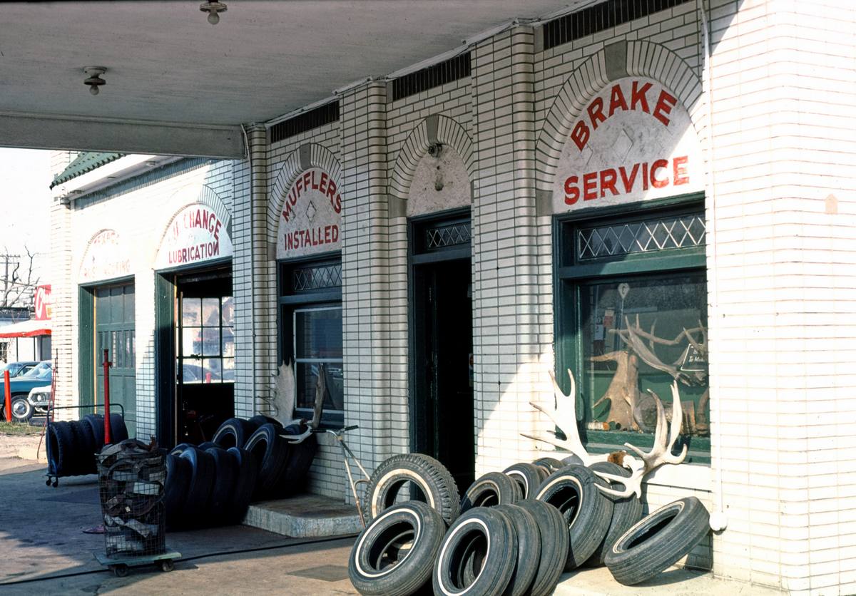 Historic Photo : 1976 Texaco Station. Tires by faÃƒÂ¾ade, Detroit, Michigan | Margolies | Roadside America Collection | Vintage Wall Art :