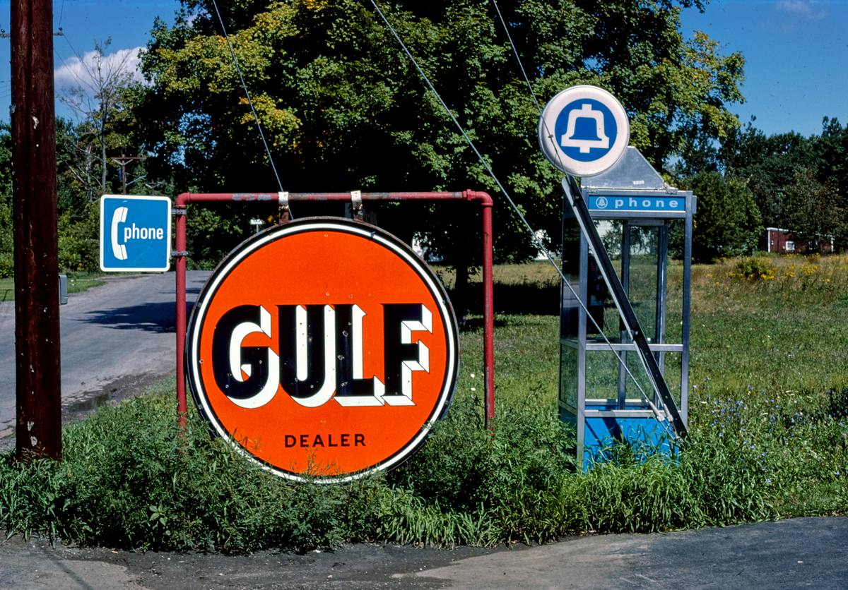 Historic Photo : 1976 Gulf Gas sign, Round Top, New York | Margolies | Roadside America Collection | Vintage Wall Art :