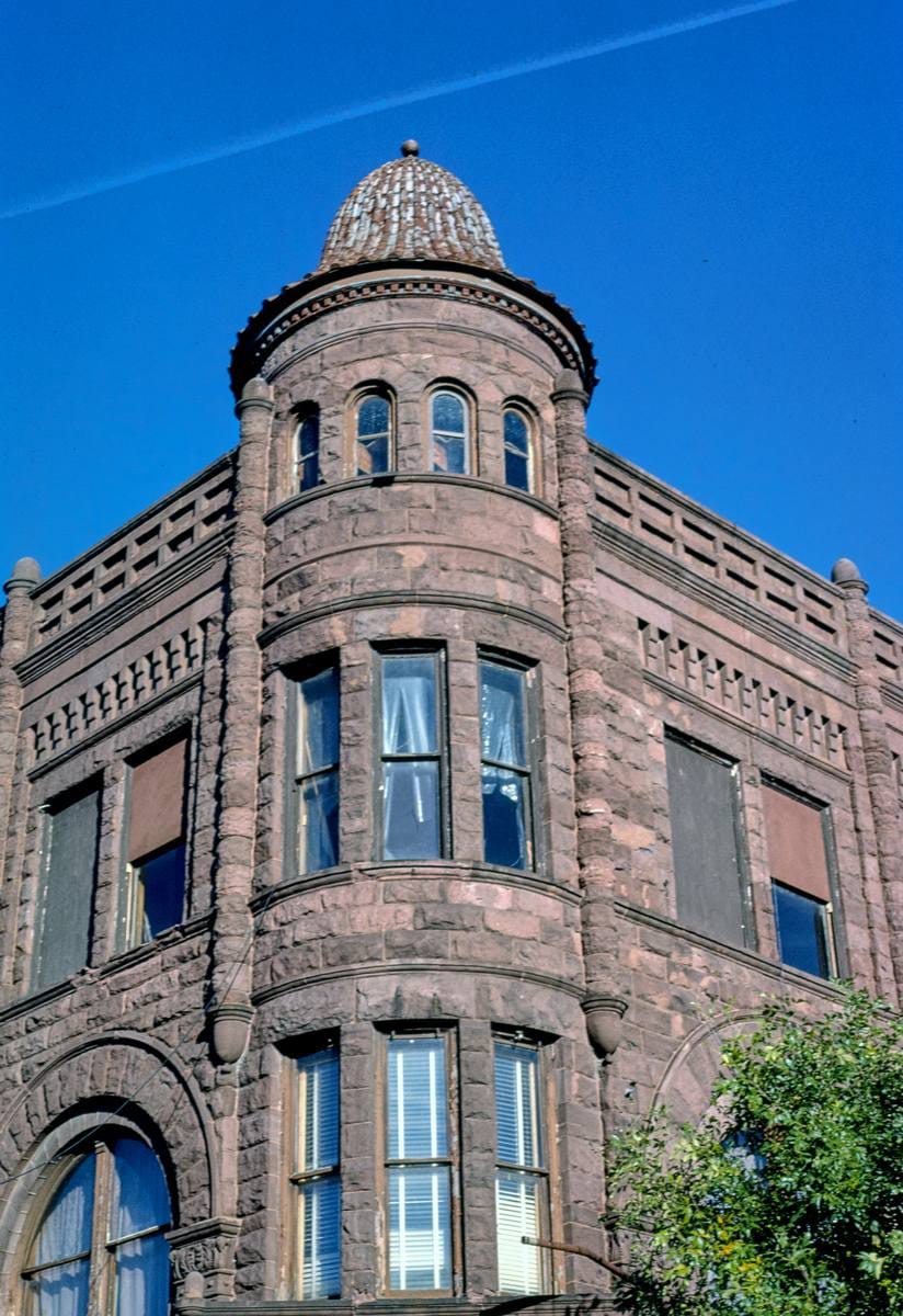Historic Photo : 1988 Lee County Savings Bank, detail, 8th Street and Avenue G, Fort Madison, Iowa | Margolies | Roadside America Collection | Vintage Wall Art :