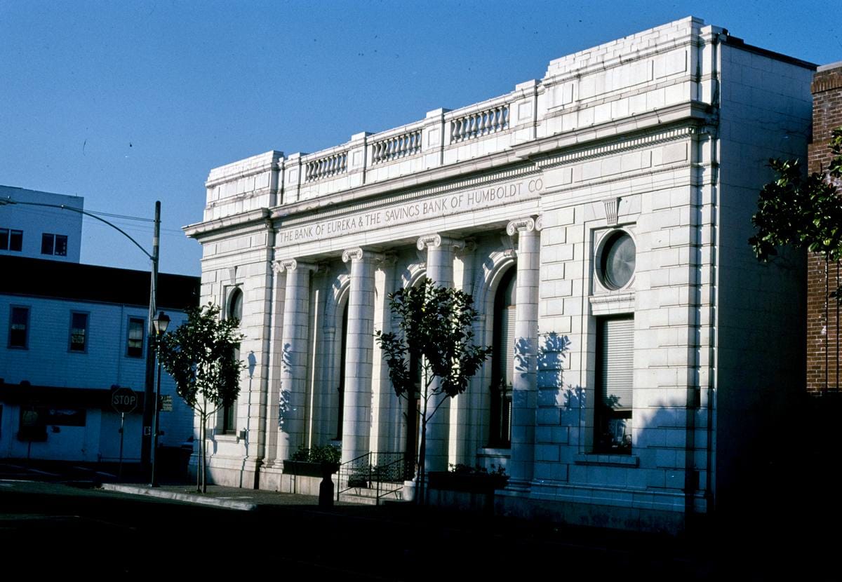 Historic Photo : 2003 Bank of Eureka and Savings Bank of Humboldt County, Third and I Streets, Eureka, California | Photo by: John Margolies |