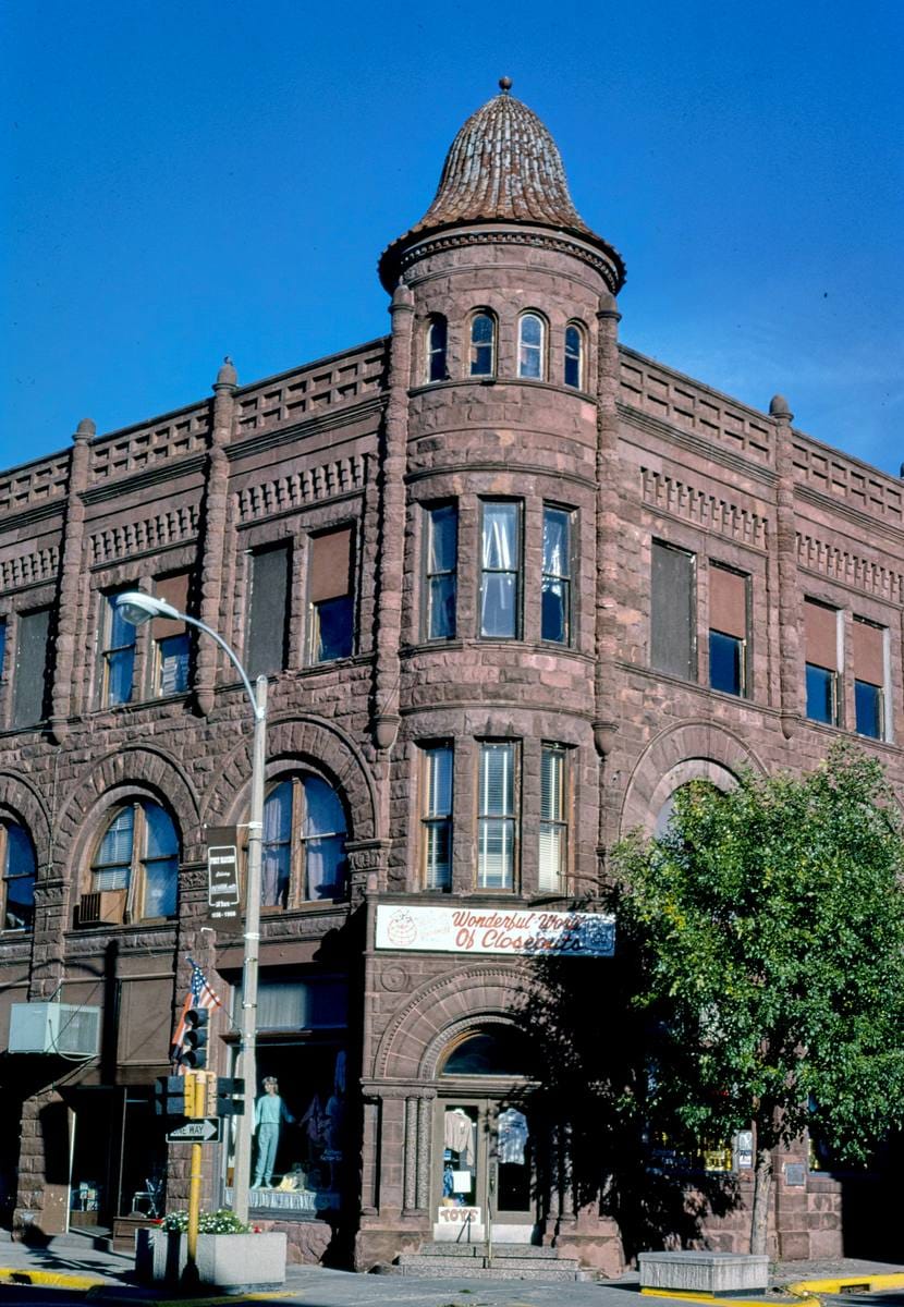 Historic Photo : 1988 Lee County Savings Bank (1893) 8th Street and Avenue G, Fort Madison, Iowa | Margolies | Roadside America Collection | Vintage Wall Art :