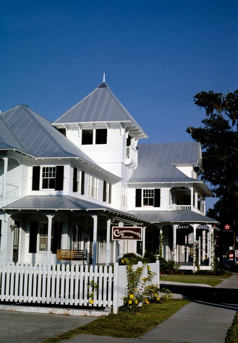 Historic Photo : 1990 Commonwealth Realty, St. Simons Island, Georgia | Margolies | Roadside America Collection | Vintage Wall Art :
