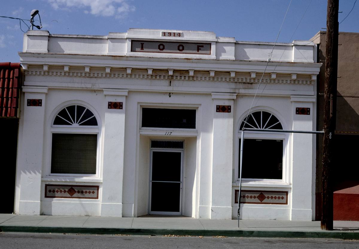 Historic Photo : 1991 100F Building, Gonzales, California | Margolies | Roadside America Collection | Vintage Wall Art :