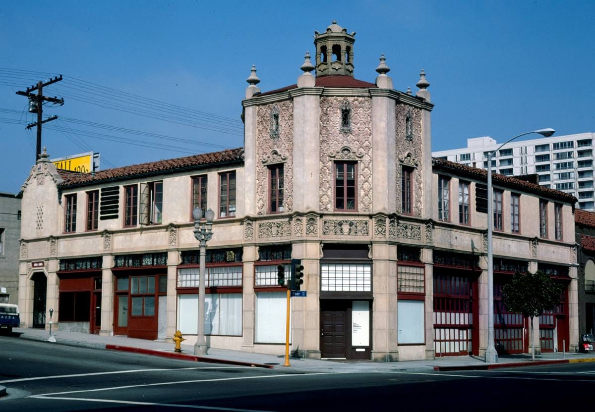Historic Photo : 1976 Parkhurst Building, Ocean Park, Santa Monica, California | Margolies | Roadside America Collection | Vintage Wall Art :