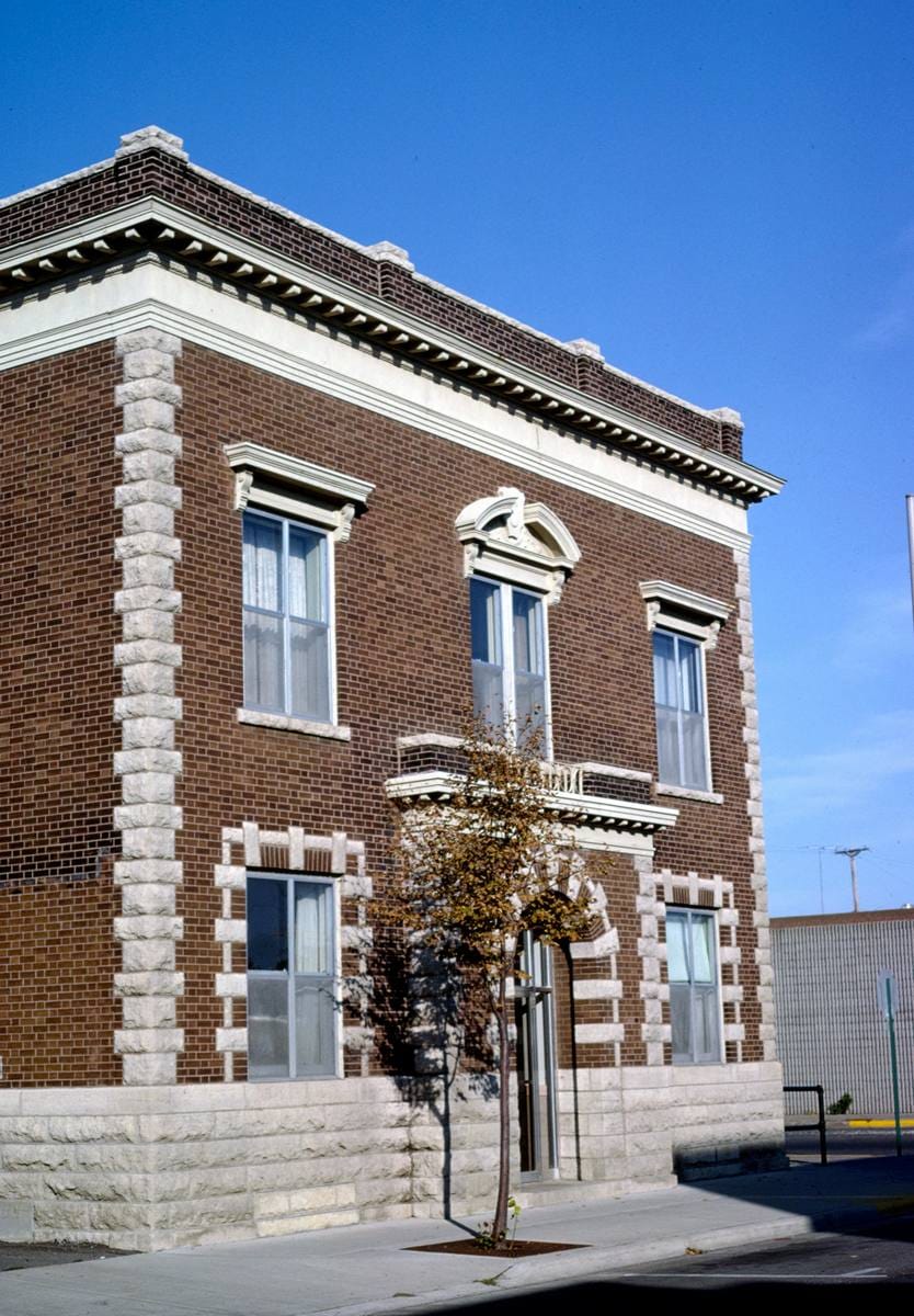 Historic Photo : 1988 Hauser Co. Building, Winona, Mississippi | Margolies | Roadside America Collection | Vintage Wall Art :