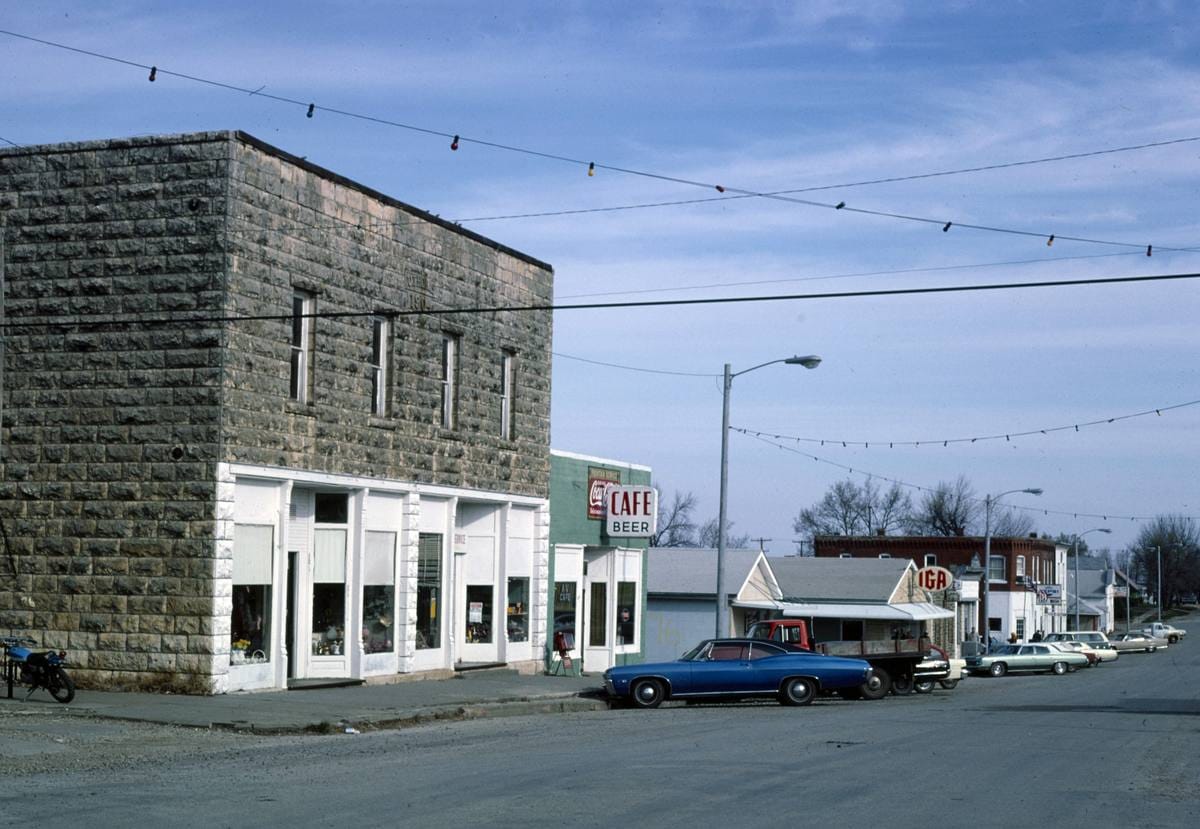 Historic Photo : 1976 Main Street, Alta Vista, Kansas | Margolies | Roadside America Collection | Vintage Wall Art :