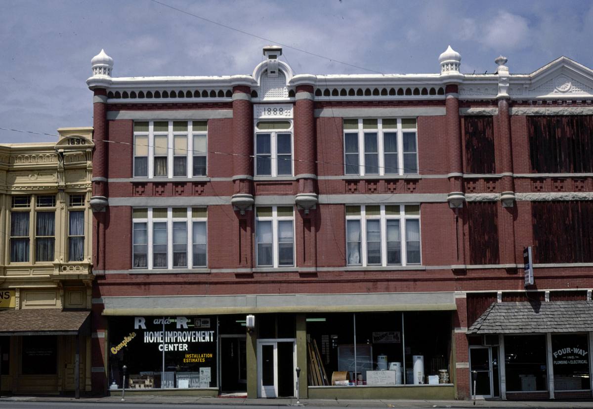 Historic Photo : 1982 R & R Building, Fort Scott, Kansas | Margolies | Roadside America Collection | Vintage Wall Art :