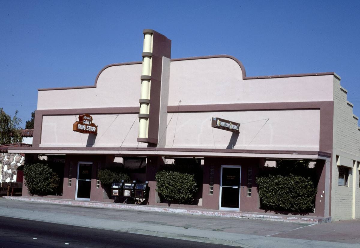 Historic Photo : 1987 Atwater Signal-Merced Daily Sun Star, Atwater, California | Margolies | Roadside America Collection | Vintage Wall Art :