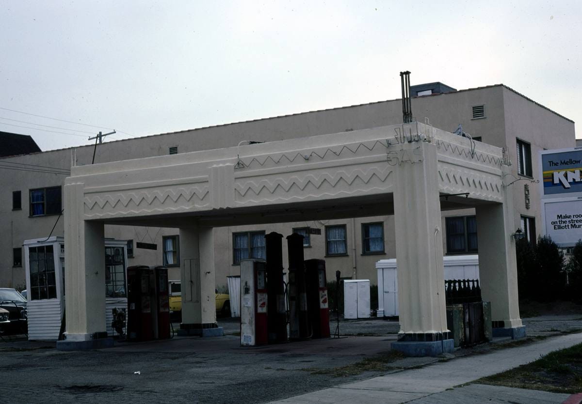Historic Photo : 1976 Seaside Gas, Los Angeles, California | Margolies | Roadside America Collection | Vintage Wall Art :