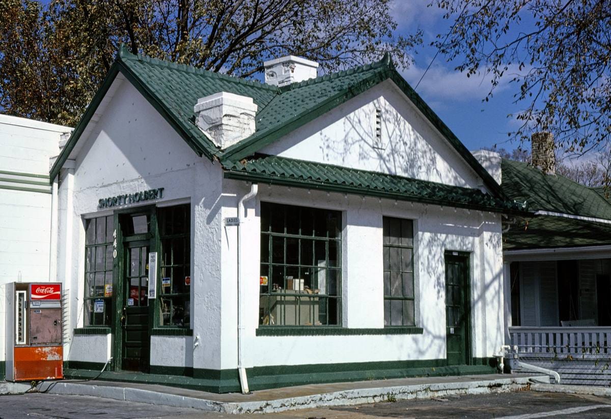 Historic Photo : 1979 Shorty Holbert Texaco, Springfield, Missouri | Margolies | Roadside America Collection | Vintage Wall Art :