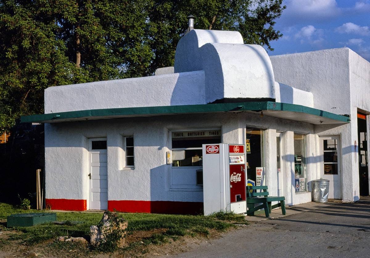 Historic Photo : 1980 Spearfish Sinclair Station, Spearfish, South Dakota | Margolies | Roadside America Collection | Vintage Wall Art :