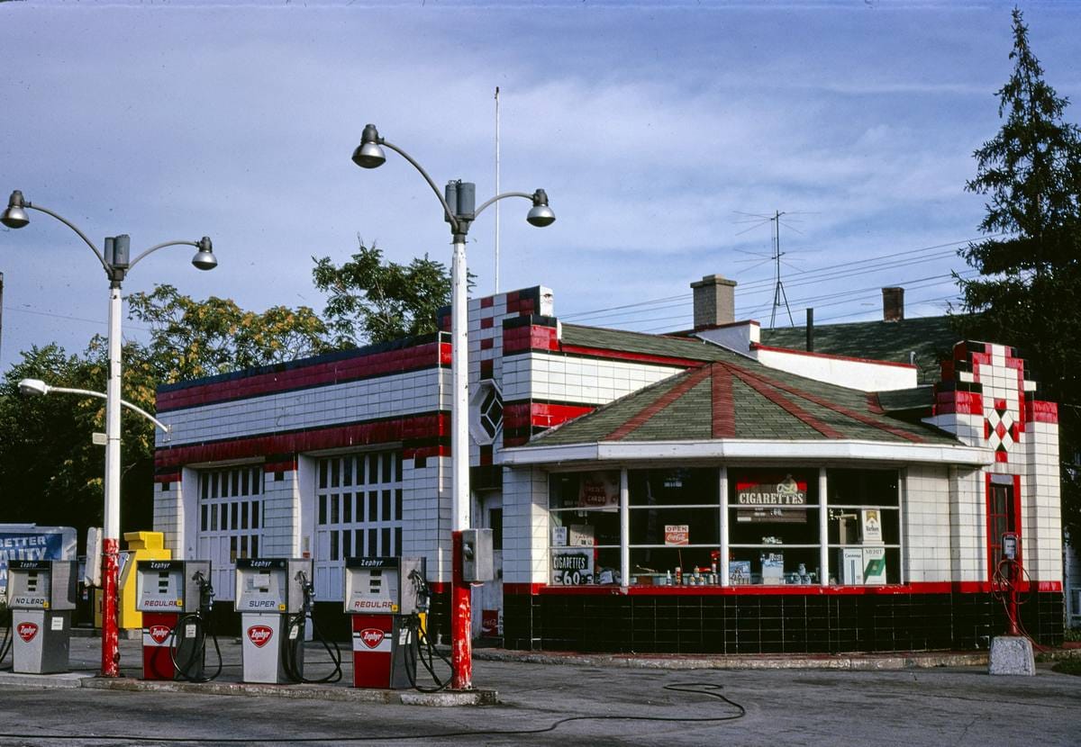 Historic Photo : 1980 Zephyr Gas, Muskegon, Michigan | Margolies | Roadside America Collection | Vintage Wall Art :