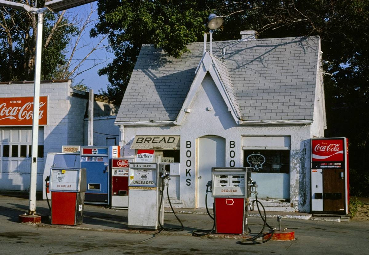 Historic Photo : 1980 R & R Oil Co., Mason City, Iowa | Margolies | Roadside America Collection | Vintage Wall Art :