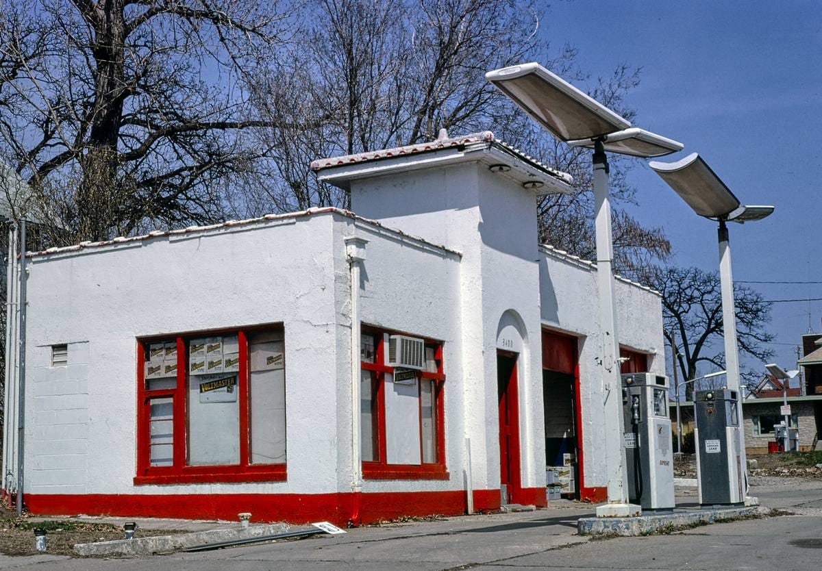 Historic Photo : 1980 Old gas station, Des Moines, Iowa | Margolies | Roadside America Collection | Vintage Wall Art :