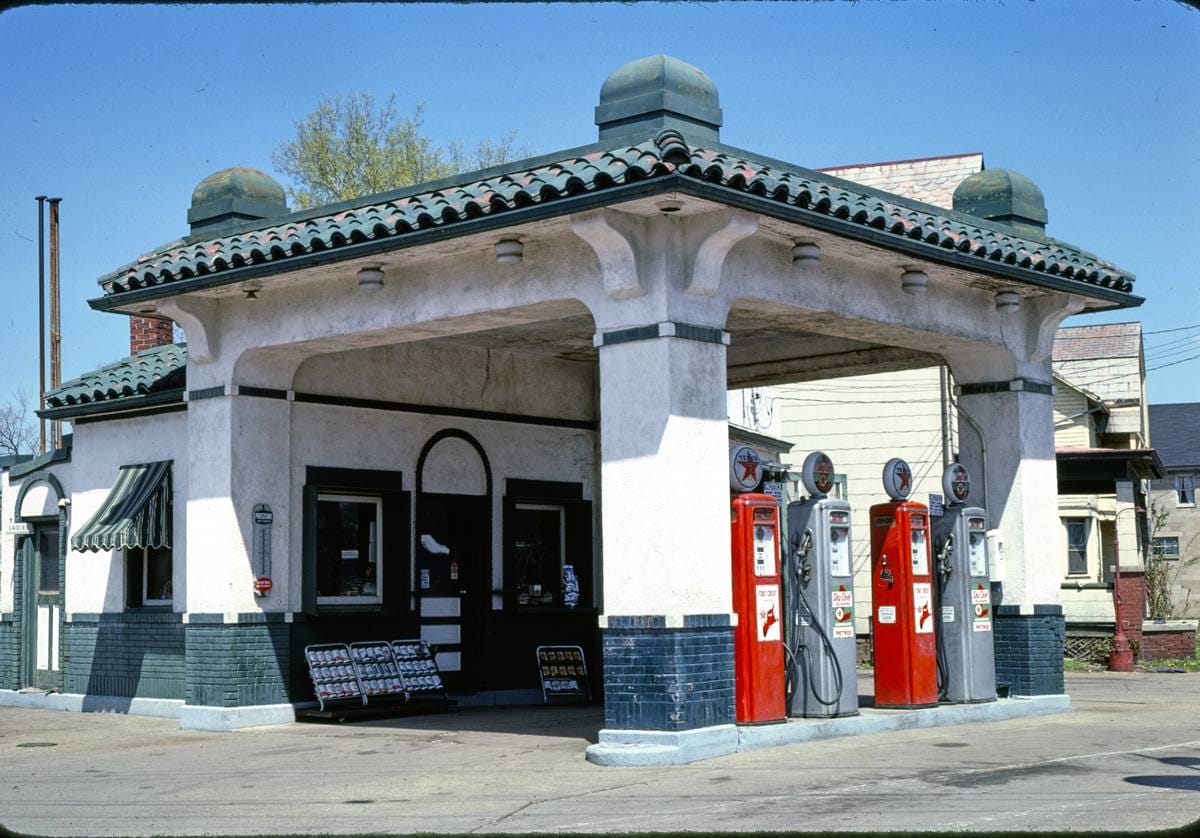 Historic Photo : 1978 Red Star filling station, Marietta, Ohio | Margolies | Roadside America Collection | Vintage Wall Art :