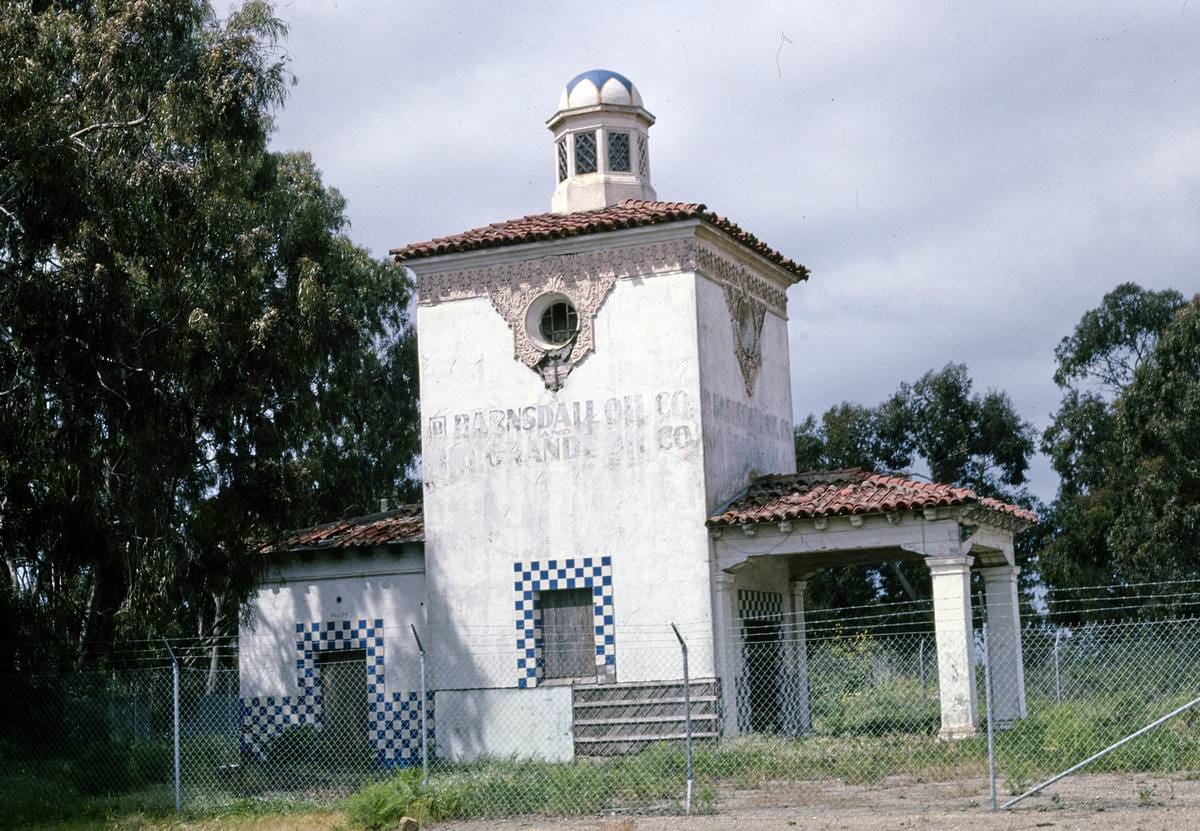 Historic Photo : 2003 Barnsdahl-Rio Gas, Goleta, California | Margolies | Roadside America Collection | Vintage Wall Art :