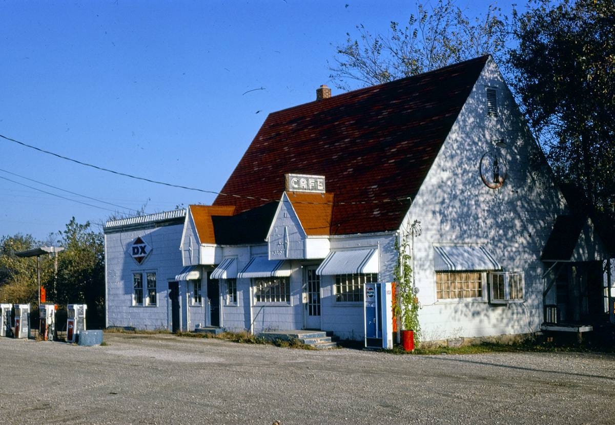 Historic Photo : 1979 DX Gas, Seymour, Missouri | Margolies | Roadside America Collection | Vintage Wall Art :