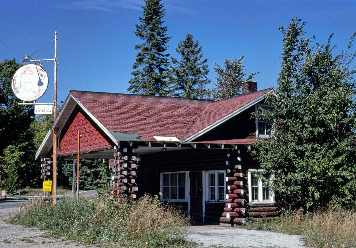 Historic Photo : 1980 Gulf Station, Levering, Michigan | Margolies | Roadside America Collection | Vintage Wall Art :