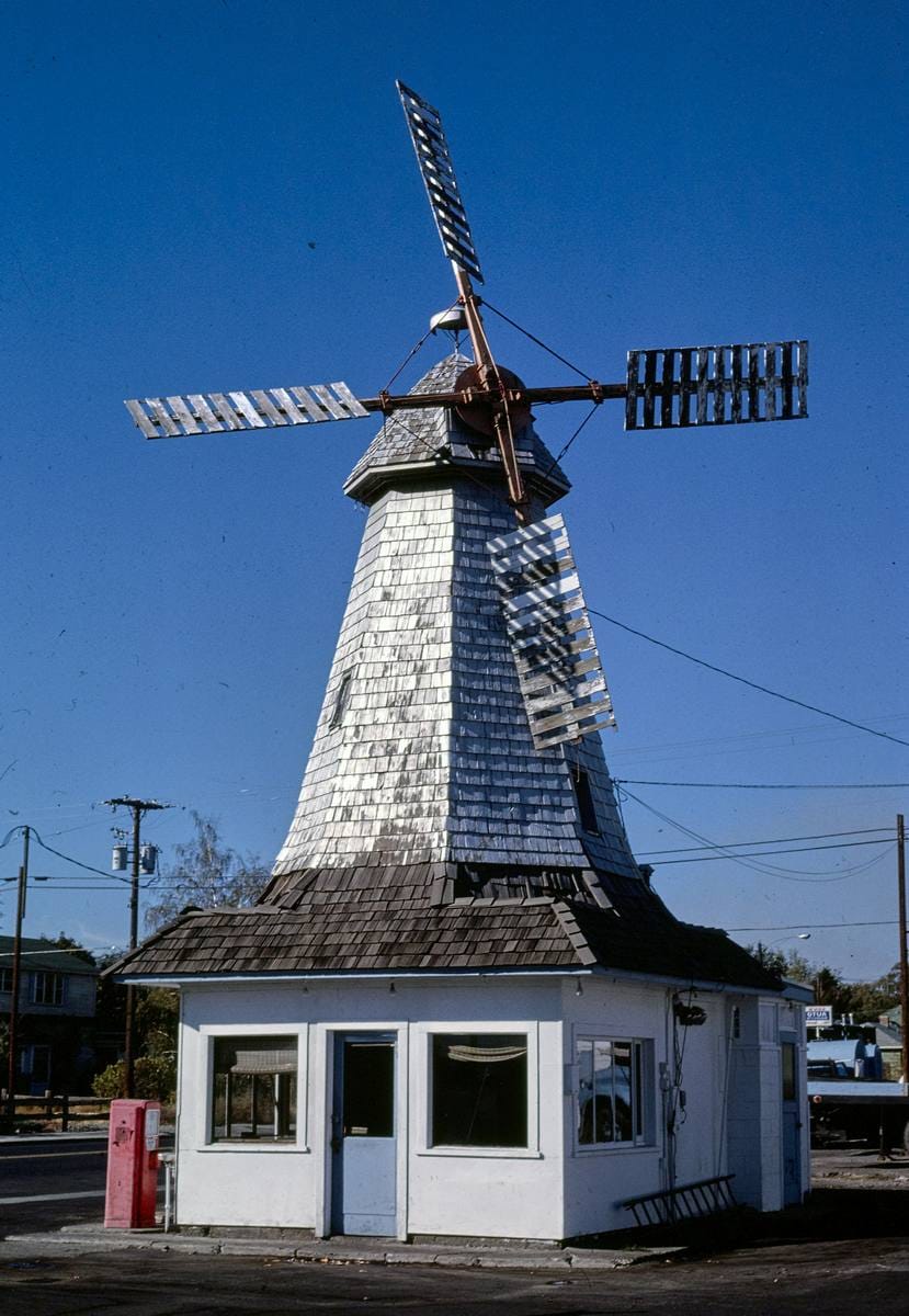 Historic Photo : 1987 Windmill gas, Ellensburg, Washington | Margolies | Roadside America Collection | Vintage Wall Art :