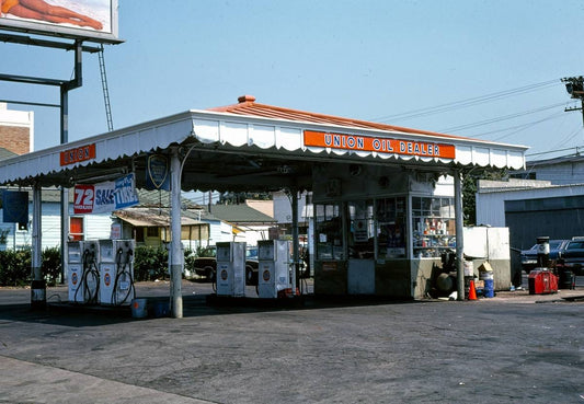 Historic Photo : 1976 Union Oil Gas, Sawtelle, Los Angeles, California | Margolies | Roadside America Collection | Vintage Wall Art :