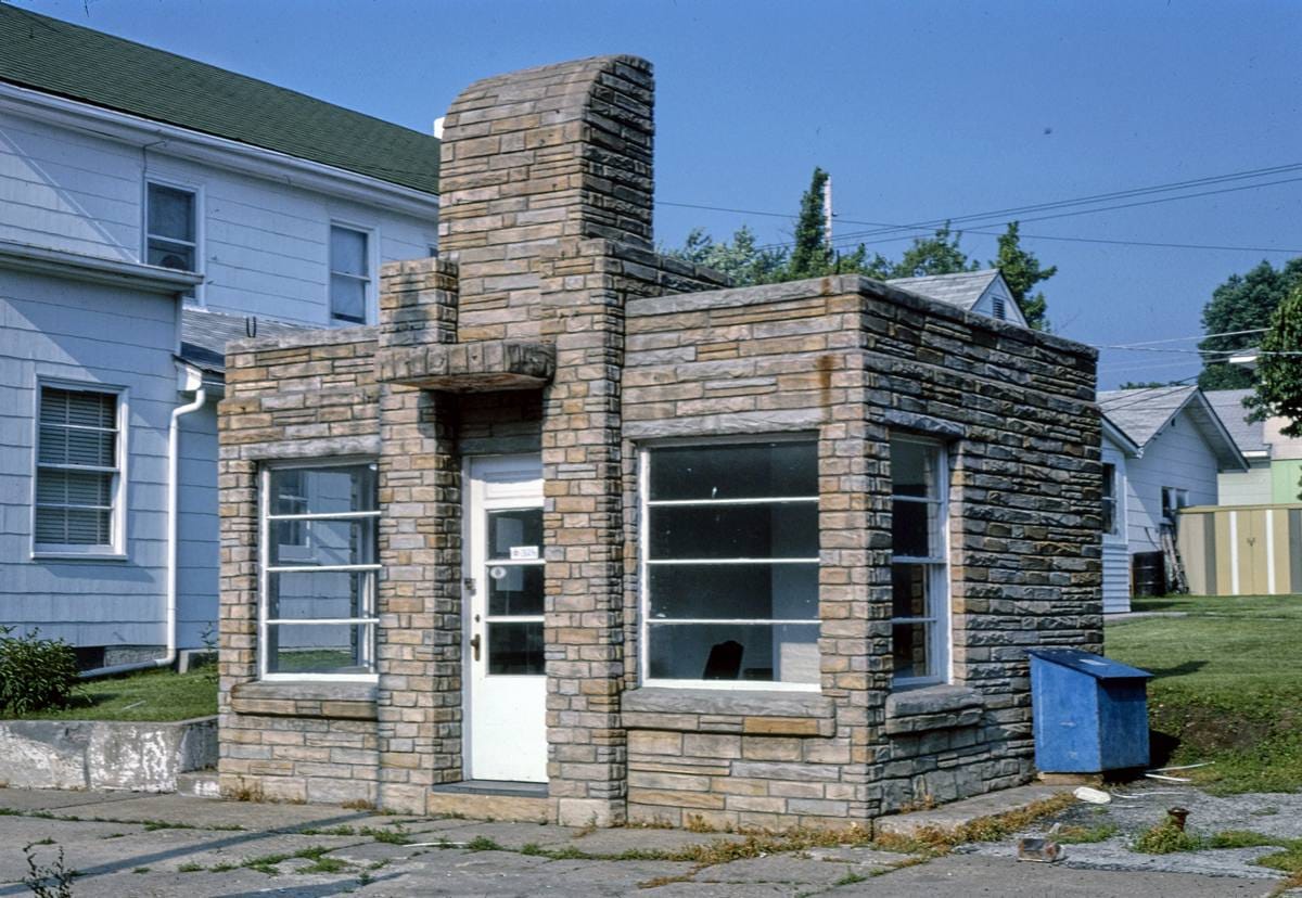Historic Photo : 1982 Gas station, Palmyra, Missouri | Margolies | Roadside America Collection | Vintage Wall Art :