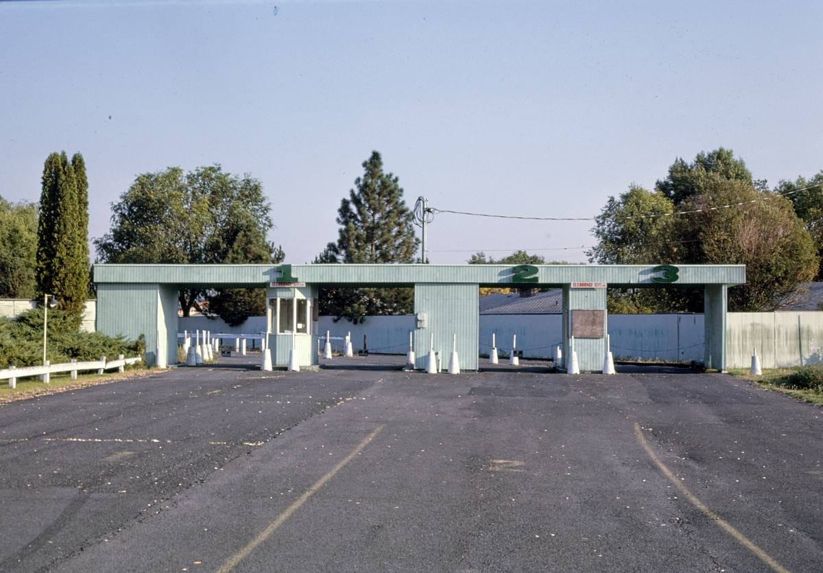 Historic Photo : 1987 Shasta Drive-In, Klamath Falls, Oregon | Margolies | Roadside America Collection | Vintage Wall Art :