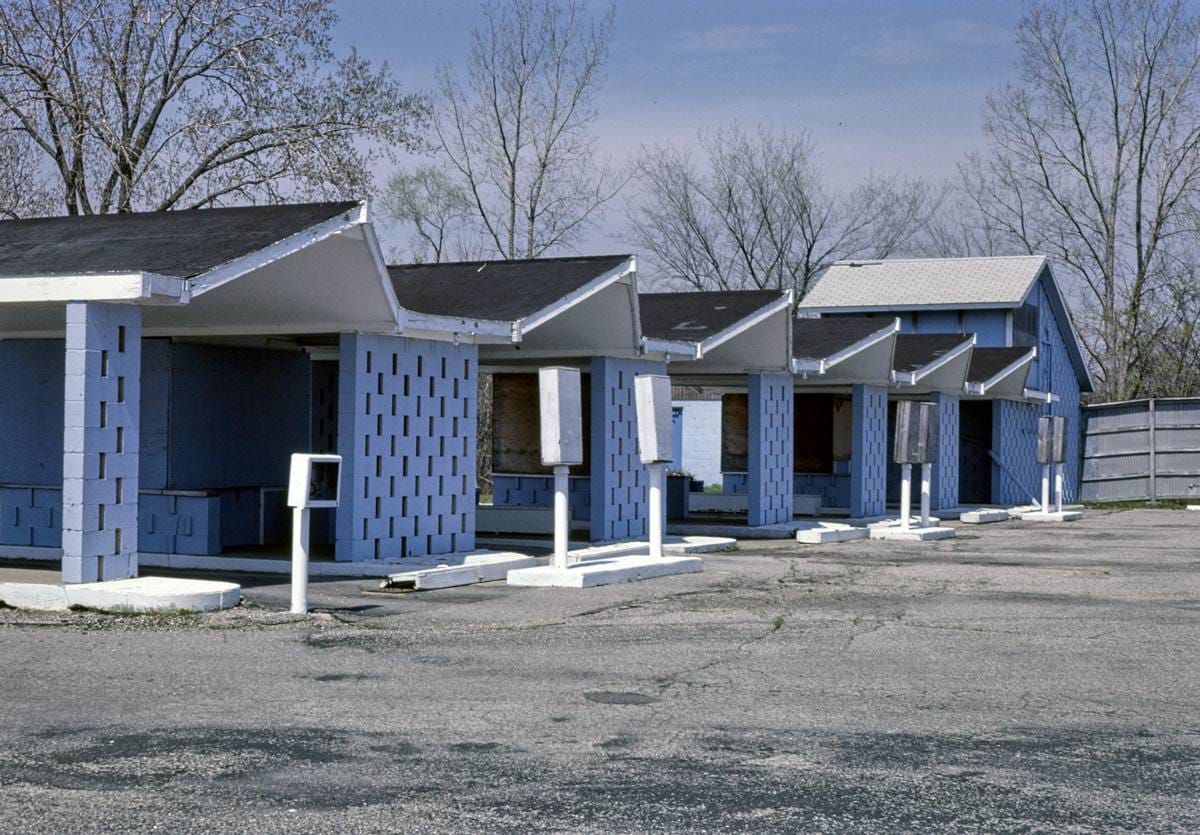 Historic Photo : 1986 Miracle Mile Drive-In, Bloomfield Hills, Michigan | Margolies | Roadside America Collection | Vintage Wall Art :