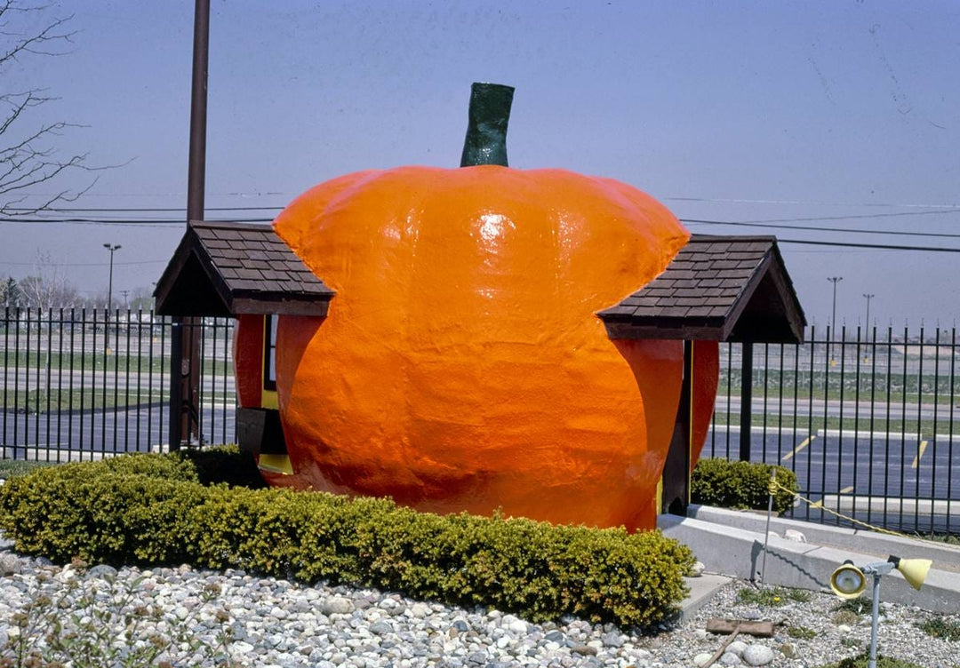 Historic Photo : 1986 Four Bears mini golf, pumpkin house, Utica, Michigan | Margolies | Roadside America Collection | Vintage Wall Art :