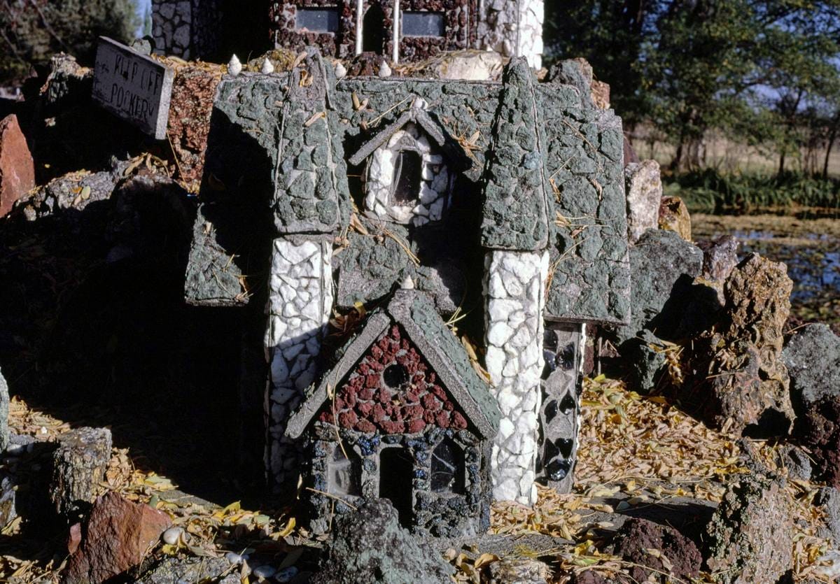 Historic Photo : 1987 Peterson's Rock Garden, Redmond, Oregon | Margolies | Roadside America Collection | Vintage Wall Art :
