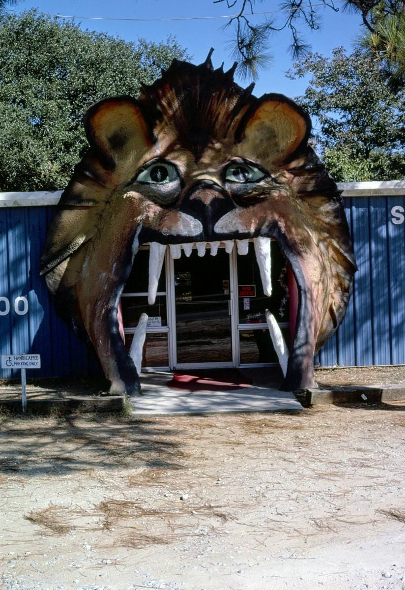 Historic Photo : 1985 Lion Head Entrance, Wilmington, North Carolina | Margolies | Roadside America Collection | Vintage Wall Art :