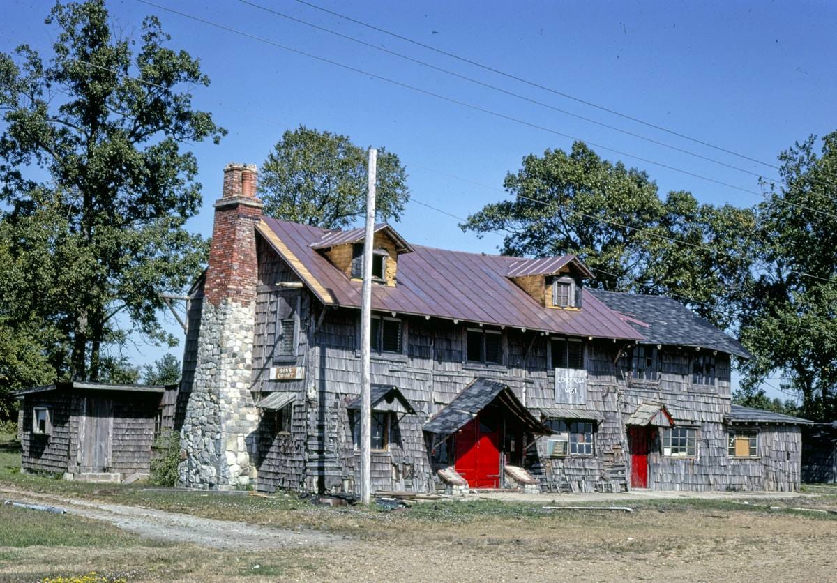 Historic Photo : 1979 Jungle Inn, West Memphis, Arkansas | Margolies | Roadside America Collection | Vintage Wall Art :