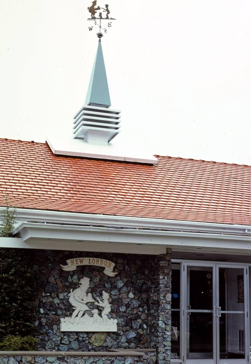 Historic Photo : 1976 Hojo Restaurant, Niantic, Connecticut | Margolies | Roadside America Collection | Vintage Wall Art :